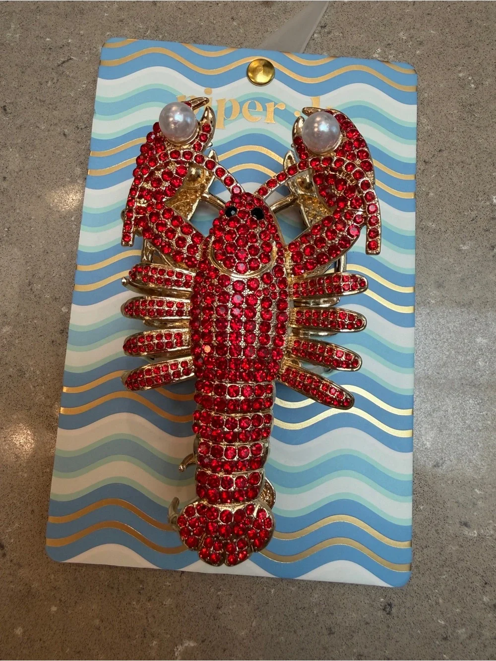 NWT 🦞 Red Lobster Hair Claw Clip w Red Crystals & Pearl Accents on gold metal